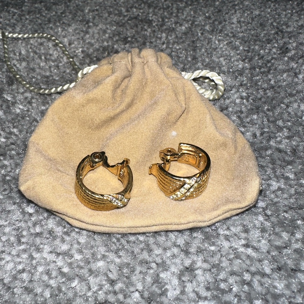 Vintage Clip On Earrings